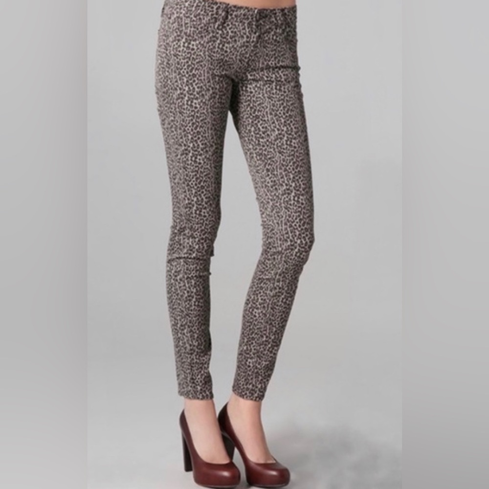 PAIGE Snow leopard Peg Skinny Jeans size 28